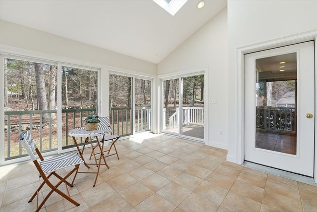 11 Longmeadow Way, Acton, MA 01720