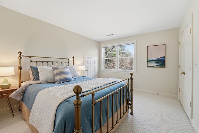 11 Longmeadow Way, Acton, MA 01720