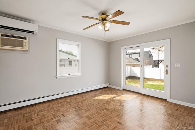 227 Columbus Parkway, Mineola, NY 11501