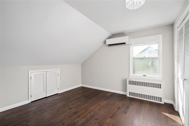 227 Columbus Parkway, Mineola, NY 11501