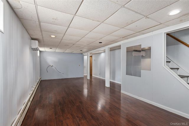 227 Columbus Parkway, Mineola, NY 11501