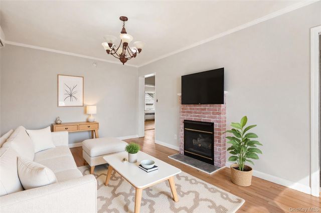227 Columbus Parkway, Mineola, NY 11501