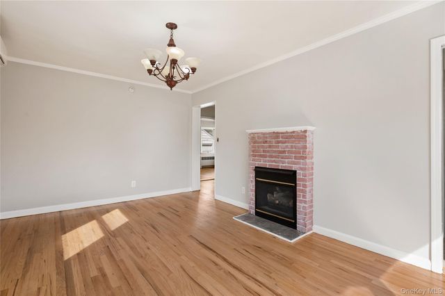 227 Columbus Parkway, Mineola, NY 11501
