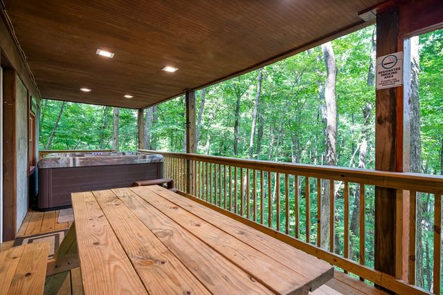 131 Hickory Trace, Ellijay, GA 30536