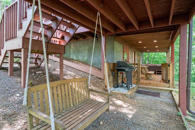 131 Hickory Trace, Ellijay, GA 30536