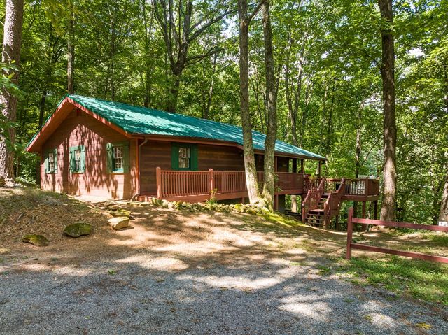 131 Hickory Trace, Ellijay, GA 30536