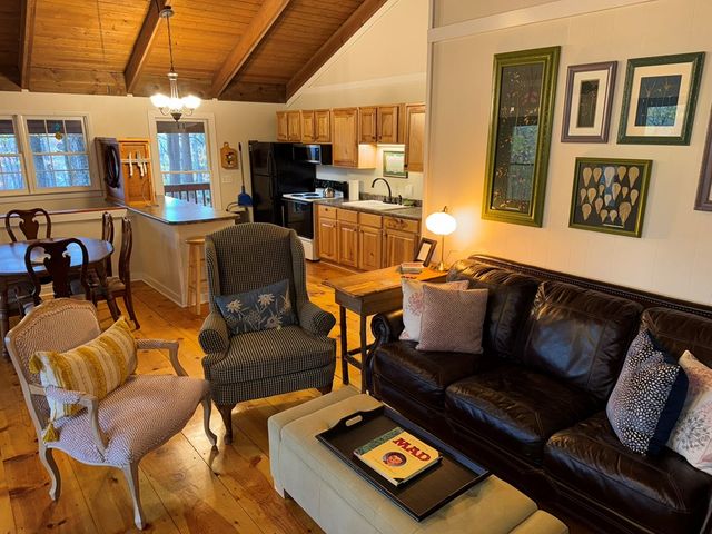 131 Hickory Trace, Ellijay, GA 30536