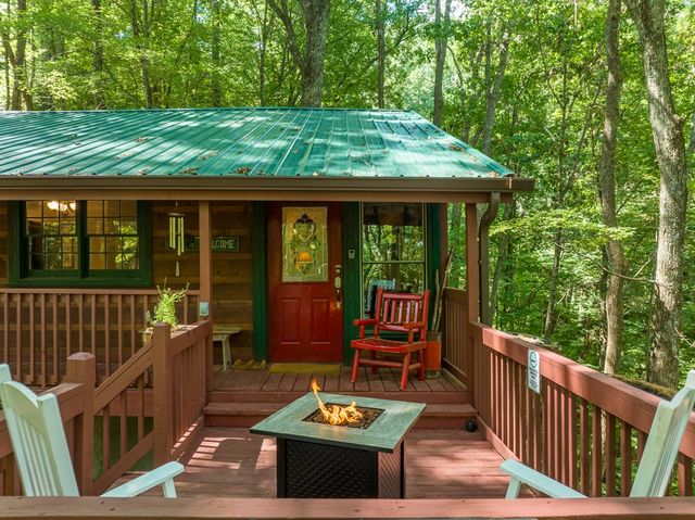 131 Hickory Trace, Ellijay, GA 30536