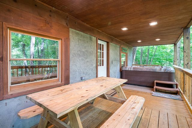 131 Hickory Trace, Ellijay, GA 30536