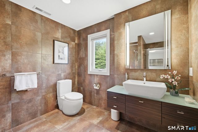 504 Deercliff Road, Avon, CT 06001
