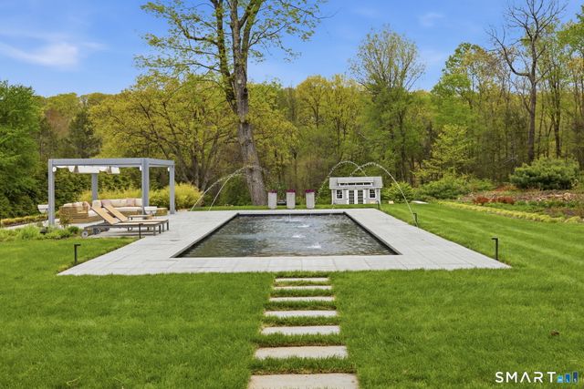 504 Deercliff Road, Avon, CT 06001