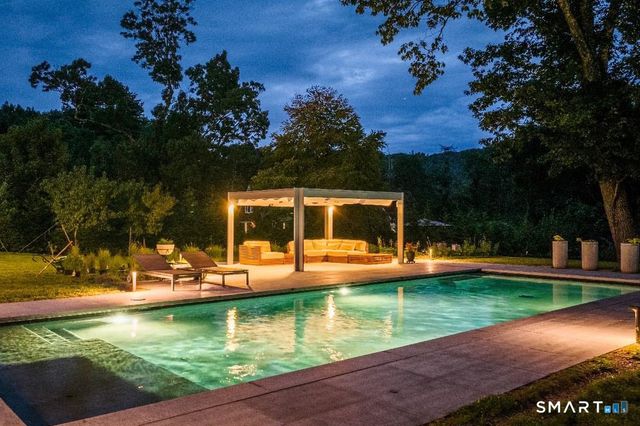 504 Deercliff Road, Avon, CT 06001