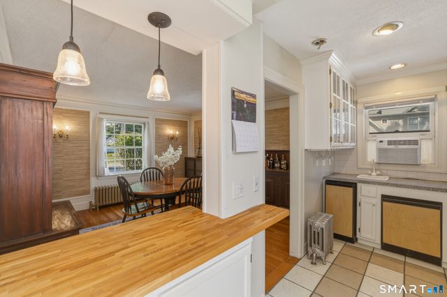 9 Bainbridge Road, West Hartford, CT 06119