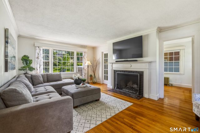 9 Bainbridge Road, West Hartford, CT 06119