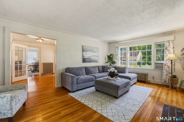 9 Bainbridge Road, West Hartford, CT 06119