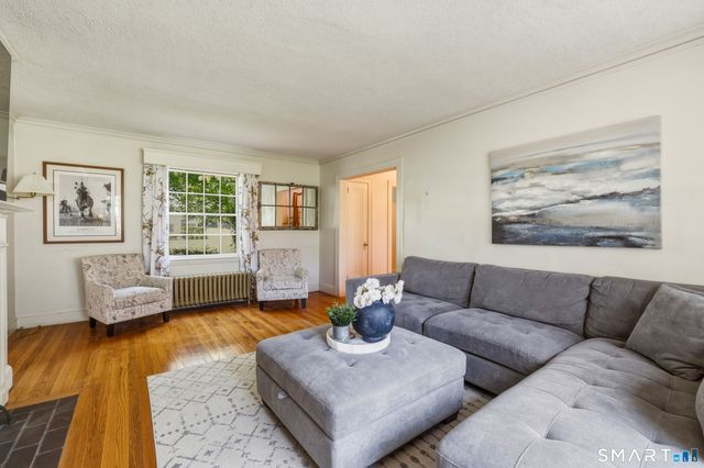 9 Bainbridge Road, West Hartford, CT 06119