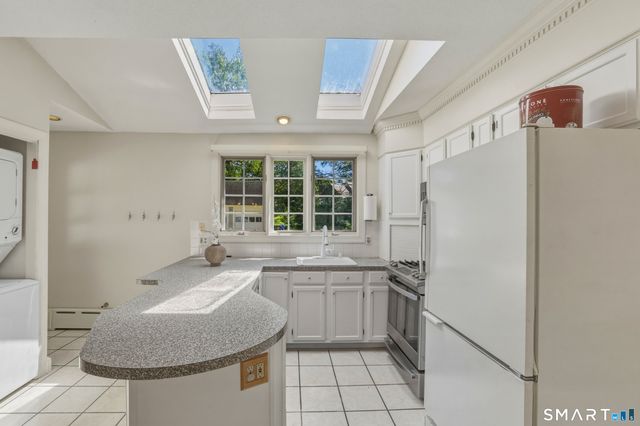 9 Bainbridge Road, West Hartford, CT 06119