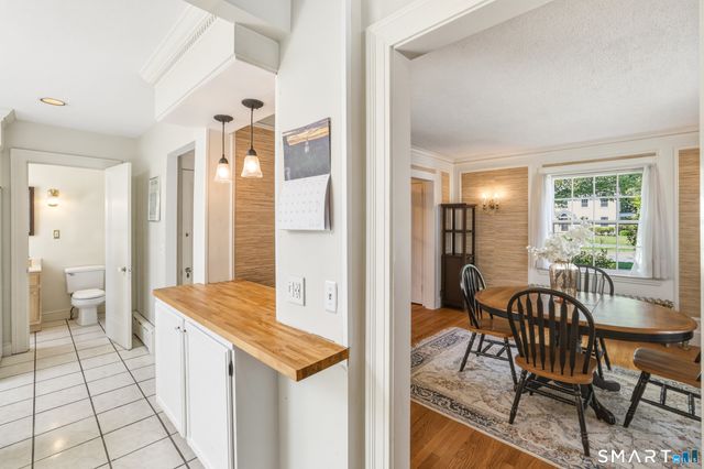 9 Bainbridge Road, West Hartford, CT 06119