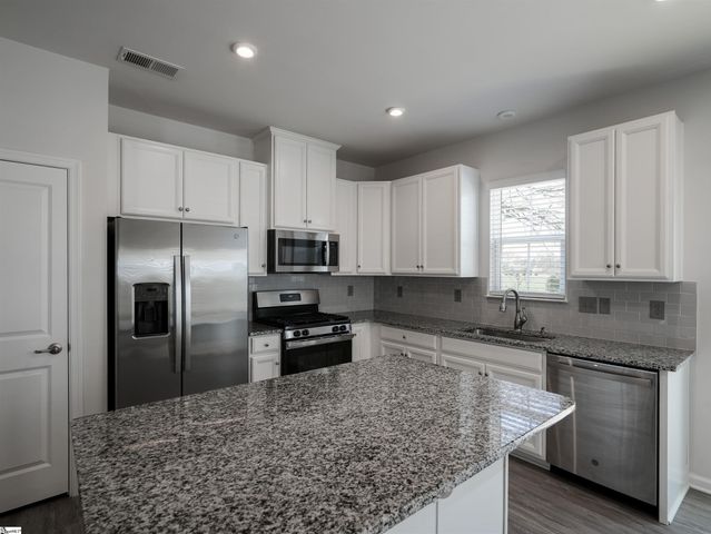 107 Roudwood Drive, Simpsonville, SC 29680