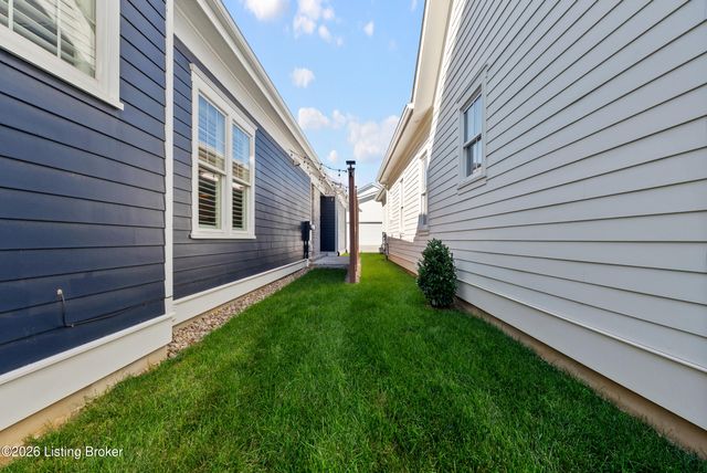 6106 Starflower St, Prospect, KY 40059