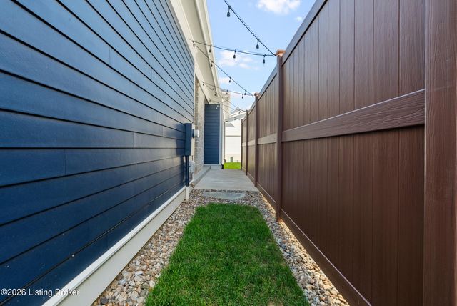6106 Starflower St, Prospect, KY 40059