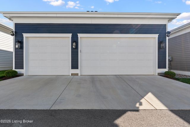 6106 Starflower St, Prospect, KY 40059