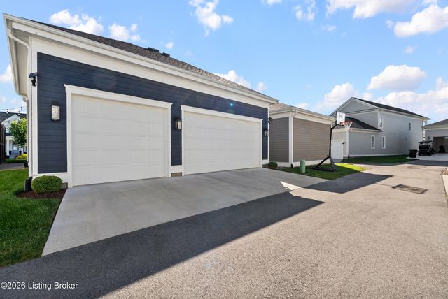 6106 Starflower St, Prospect, KY 40059
