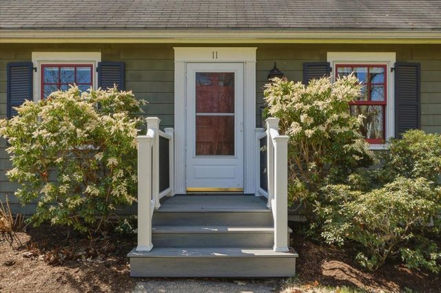11 Scotsdale Road, South Burlington, VT 05403