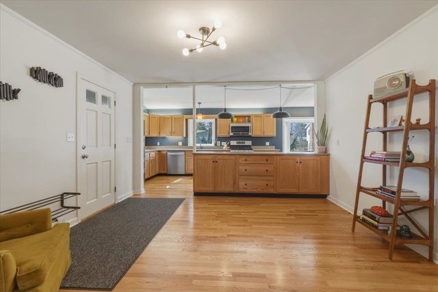 11 Scotsdale Road, South Burlington, VT 05403