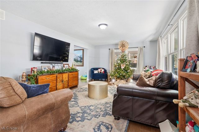 7153 Hudson Road, Kent, OH 44240