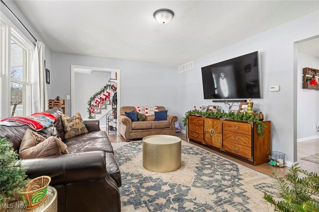 7153 Hudson Road, Kent, OH 44240