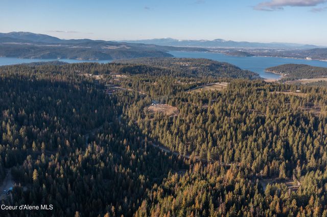 6946 E Burma RD, Harrison, ID 83833