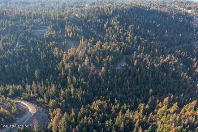 6946 E Burma RD, Harrison, ID 83833