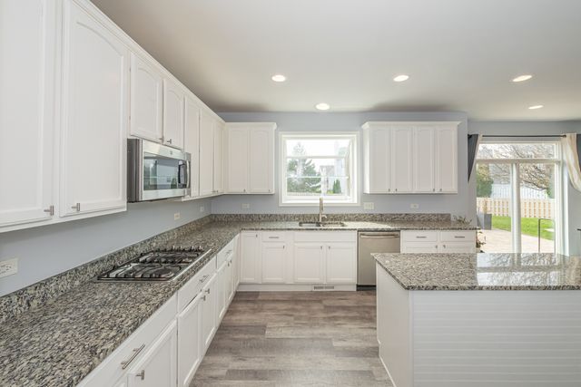 2868 Liberty Lakes Boulevard, Wauconda, IL 60084