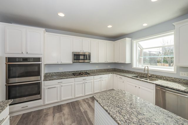 2868 Liberty Lakes Boulevard, Wauconda, IL 60084