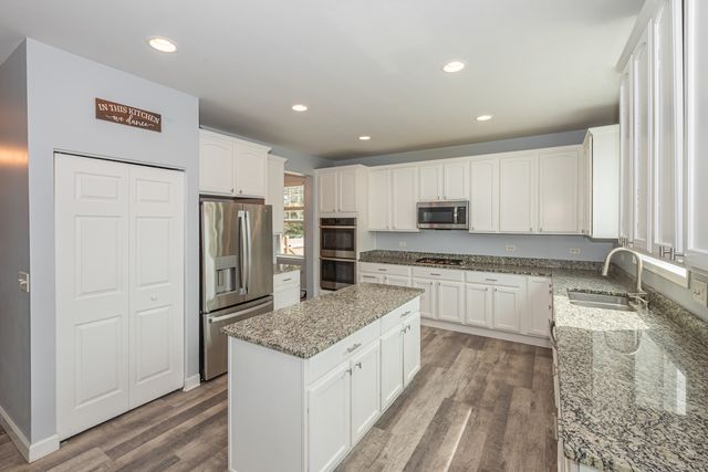 2868 Liberty Lakes Boulevard, Wauconda, IL 60084