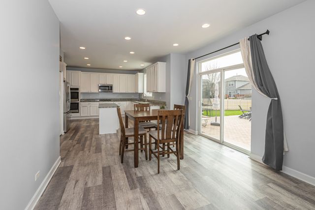 2868 Liberty Lakes Boulevard, Wauconda, IL 60084
