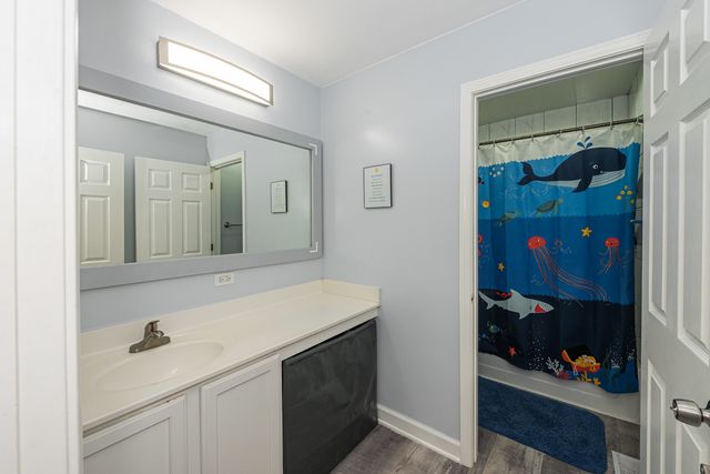 2868 Liberty Lakes Boulevard, Wauconda, IL 60084