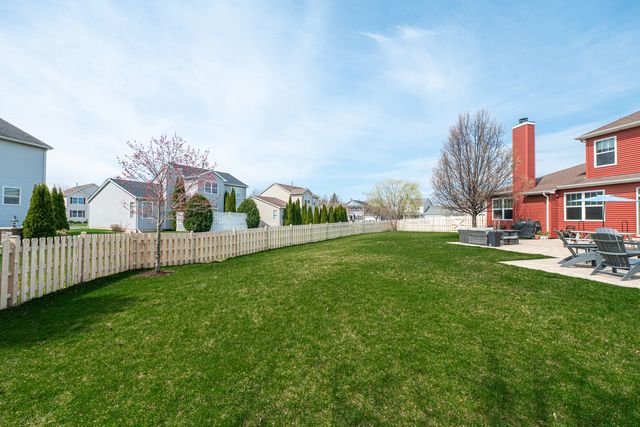 2868 Liberty Lakes Boulevard, Wauconda, IL 60084