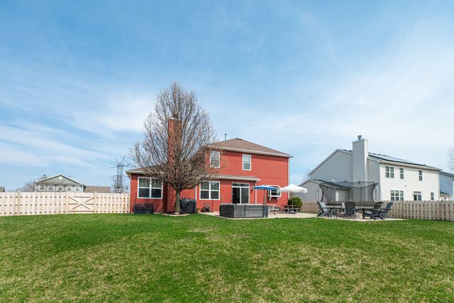 2868 Liberty Lakes Boulevard, Wauconda, IL 60084