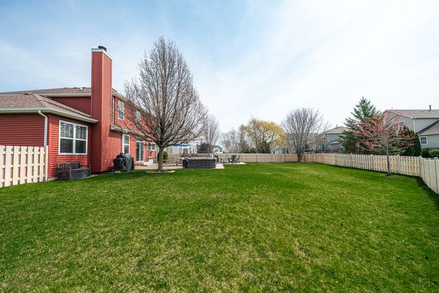 2868 Liberty Lakes Boulevard, Wauconda, IL 60084