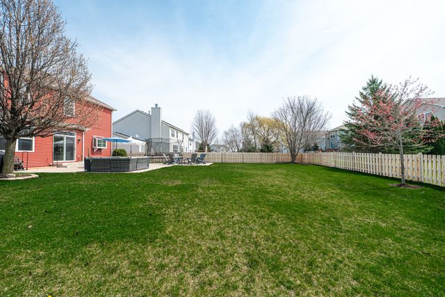 2868 Liberty Lakes Boulevard, Wauconda, IL 60084