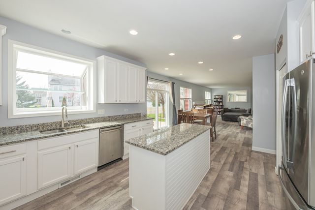 2868 Liberty Lakes Boulevard, Wauconda, IL 60084