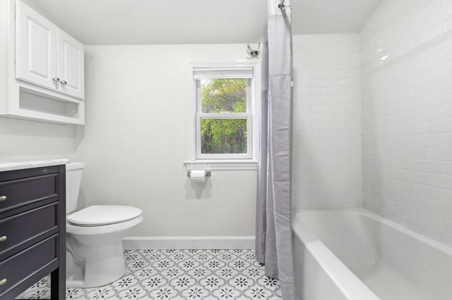 79 Shaw St, Weymouth, MA 02191