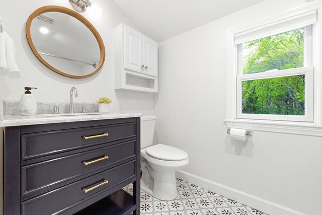 79 Shaw St, Weymouth, MA 02191