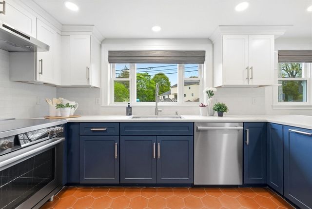 79 Shaw St, Weymouth, MA 02191