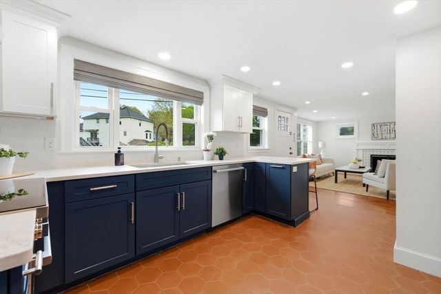 79 Shaw St, Weymouth, MA 02191