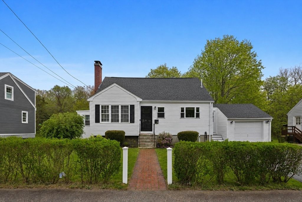 79 Shaw St, Weymouth, MA 02191