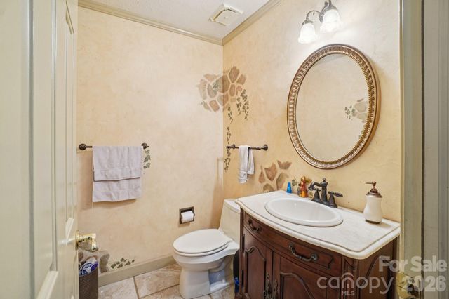 104 Finley Street, Hendersonville, NC 28739