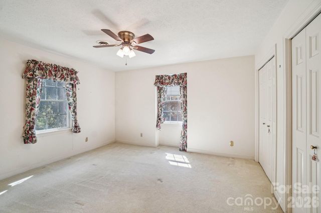 104 Finley Street, Hendersonville, NC 28739